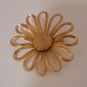 Coro Vintage Goldtone Daisy Brooch